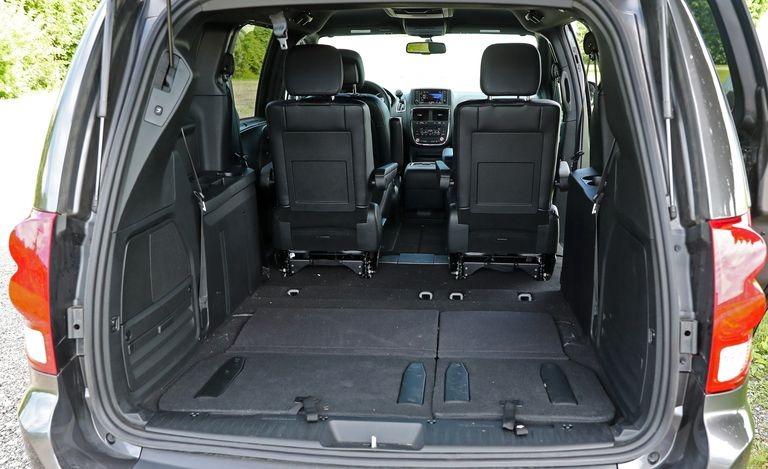 2017 Silver /Black Dodge Grand Caravan GT (2C4RDGEG0HR) with an 3.6L V6 DOHC 24V engine, 6A transmission, located at 3160 South Valley View Blvd, Las Vegas, NV, 89146, (888) 750-6845, 36.132458, -115.190247 - The 2017 Dodge Grand Caravan is all about transporting a bunch of people at an affordable price. This seven-passenger minivan undercuts its least expensive competitor by thousands of dollars when new. Even when loaded to the hilt with options, the price tag doesn't come close to its high-rent rivals- Photo#26