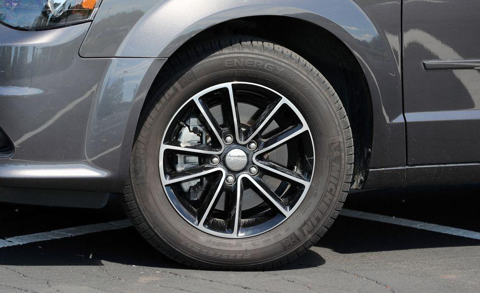 2017 Silver /Black Dodge Grand Caravan GT (2C4RDGEG0HR) with an 3.6L V6 DOHC 24V engine, 6A transmission, located at 3160 South Valley View Blvd, Las Vegas, NV, 89146, (888) 750-6845, 36.132458, -115.190247 - The 2017 Dodge Grand Caravan is all about transporting a bunch of people at an affordable price. This seven-passenger minivan undercuts its least expensive competitor by thousands of dollars when new. Even when loaded to the hilt with options, the price tag doesn't come close to its high-rent rivals- Photo#8