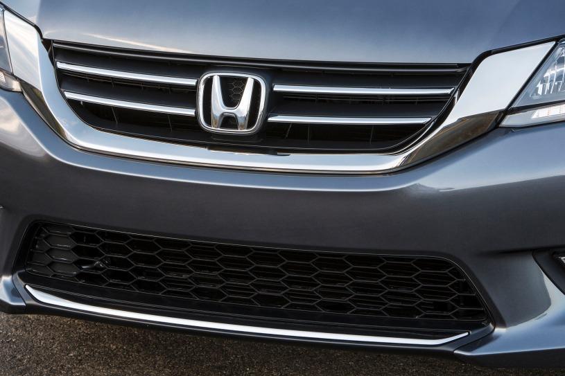 2014 Charcoal /Graphite Honda Accord Sport Sedan CVT (1HGCR2F54EA) with an 2.4L L4 DOHC 16V engine, Continuously Variable Transmission transmission, located at 3160 South Valley View Blvd, Las Vegas, NV, 89146, (888) 750-6845, 36.132458, -115.190247 - The 2014 Honda Accord earns top honors in the midsize sedan class with its mix of excellent packaging, superb fuel economy and rewarding performance. vehicle overview After last year's complete redesign, which resulted in a slimmer, more fuel-efficient Honda Accord with a higher-end cabin ambien- Photo#19