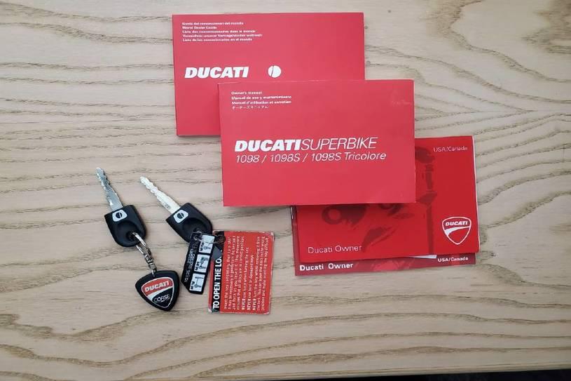 2008 Ducati 1099 S S (ZDM1XBEW18B) with an 1,098 cc L twin engine, Six-Speed Dry Clutch transmission, located at 3160 South Valley View Blvd, Las Vegas, NV, 89146, (888) 750-6845, 36.132458, -115.190247 - The Ducati 1098S boasts some gorgeous bodywork and slick design cues, but its real masterpiece lies beneath those pretty plastic panels. Underneath is a tubular steel trellis frame optimized for stiffness, and an L-twin engine produces 160 horsepower and 90.4 lb-ft of torque, routing exhaust fumes t- Photo#15